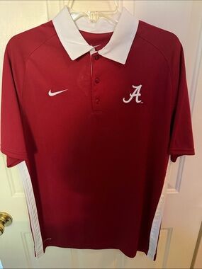 Men’s Nike Men’s Crimson Polo with White Collar and Side Panels size Medium